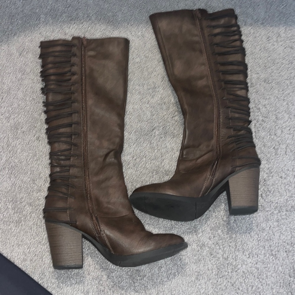 Size 9 1/2 Women’ Boots